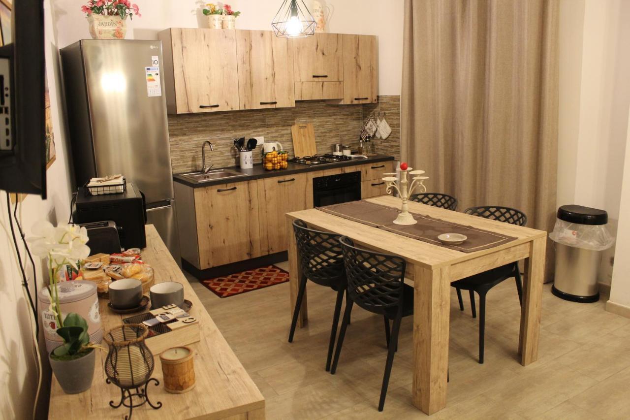 Zisa Home Ai Cantieri Culturali-Facile Posteggio In Strada No Ticket 巴勒莫 外观 照片